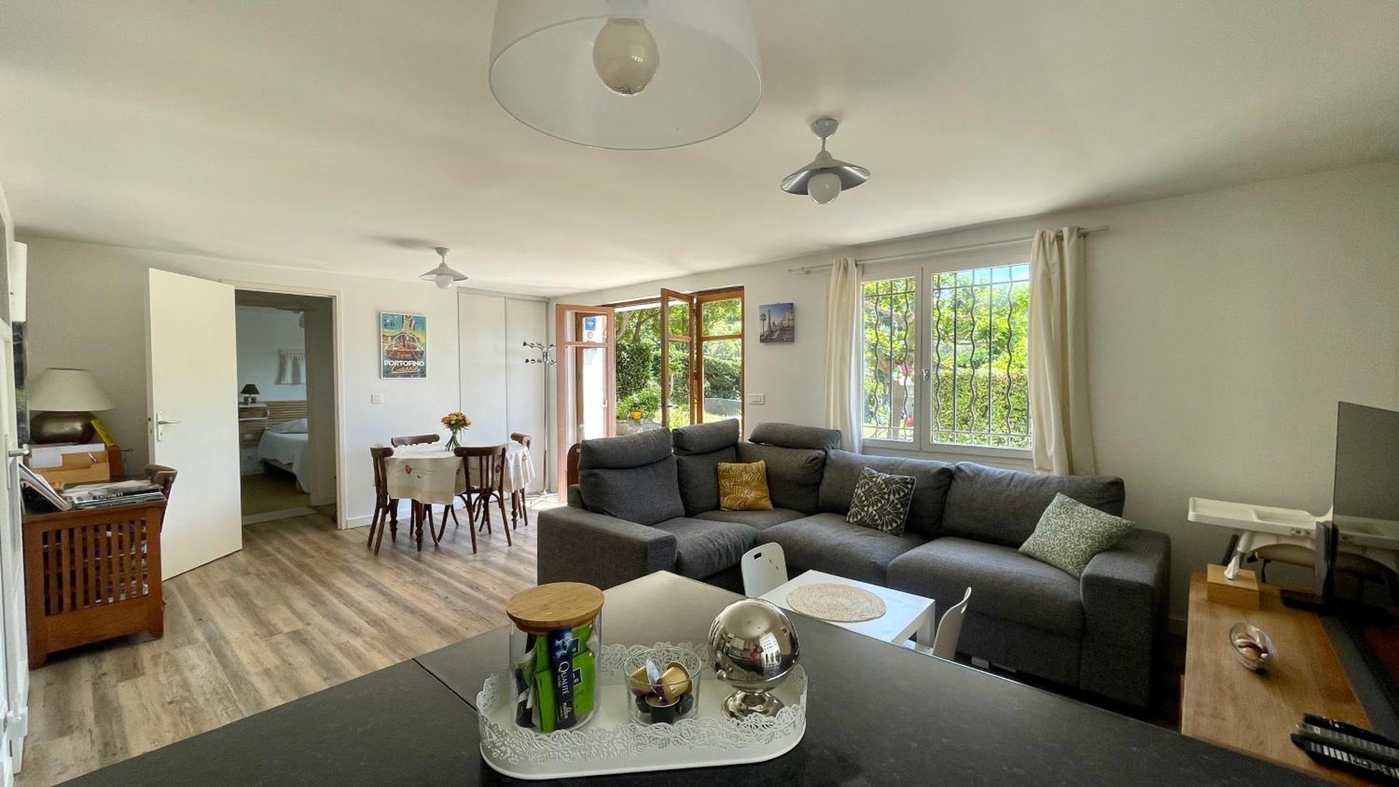 Large Private Garden, Quiet 2-Bedroom Apartment, Air Conditioning, Wifi, Parking Cassis Exterior photo
