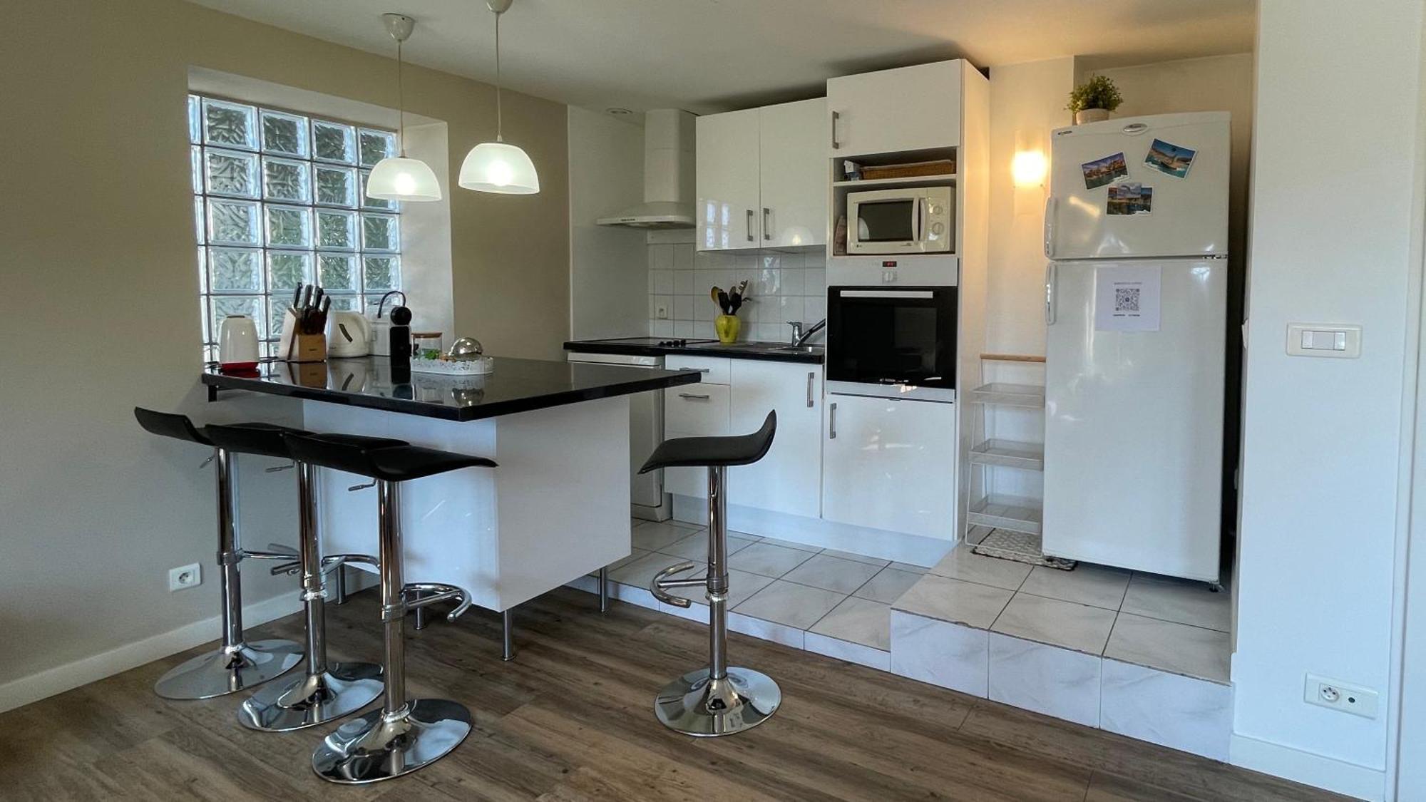 Large Private Garden, Quiet 2-Bedroom Apartment, Air Conditioning, Wifi, Parking Cassis Exterior photo