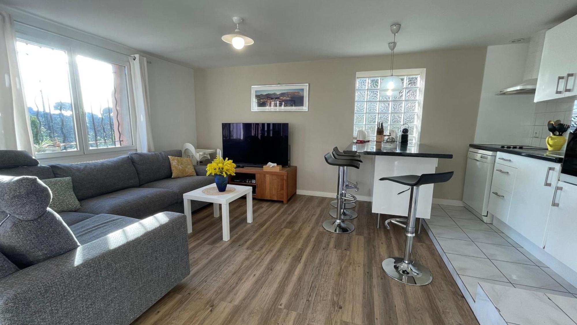 Large Private Garden, Quiet 2-Bedroom Apartment, Air Conditioning, Wifi, Parking Cassis Exterior photo