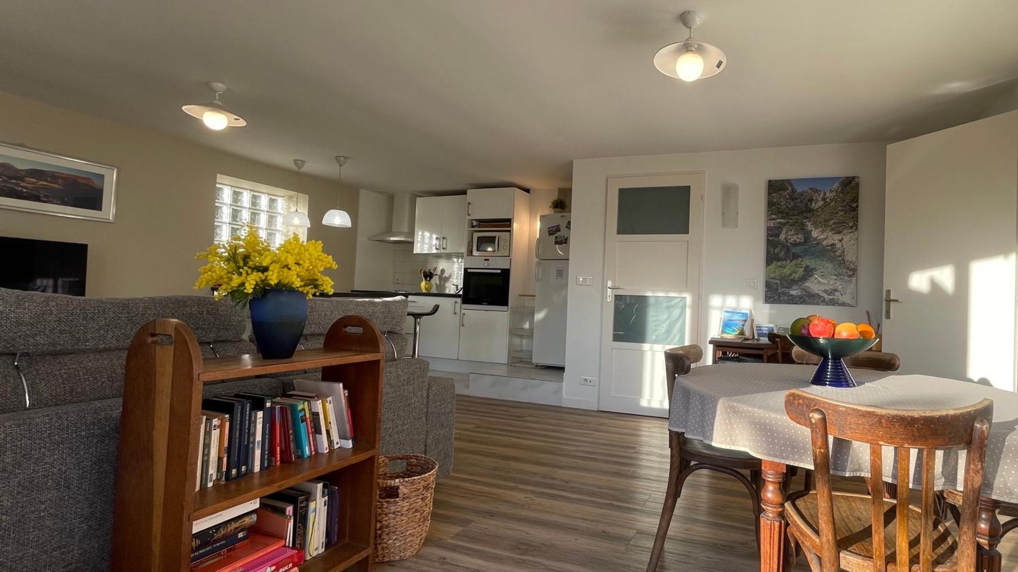 Large Private Garden, Quiet 2-Bedroom Apartment, Air Conditioning, Wifi, Parking Cassis Exterior photo