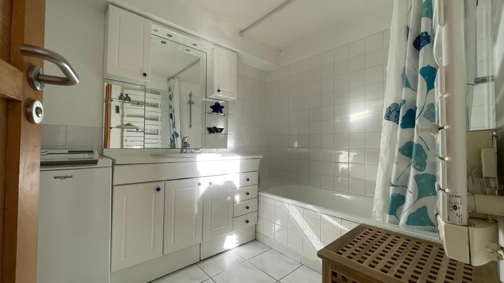 Large Private Garden, Quiet 2-Bedroom Apartment, Air Conditioning, Wifi, Parking Cassis Exterior photo