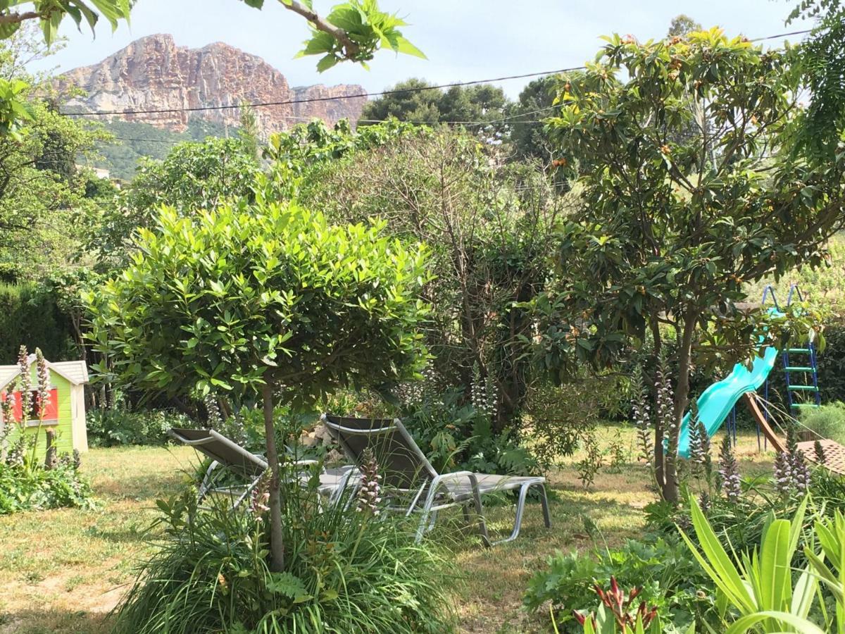 Large Private Garden, Quiet 2-Bedroom Apartment, Air Conditioning, Wifi, Parking Cassis Exterior photo